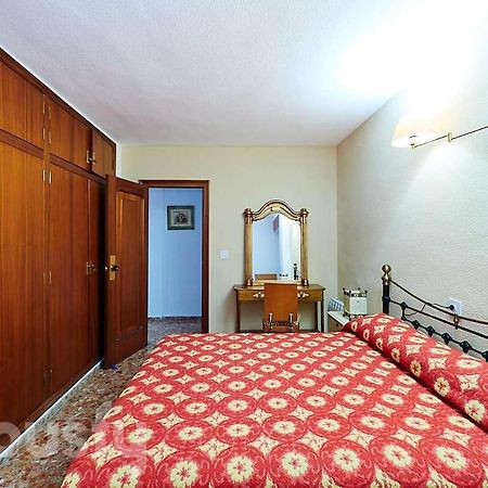 Classic Bedroom In The Center Of Alicante Bagian luar foto