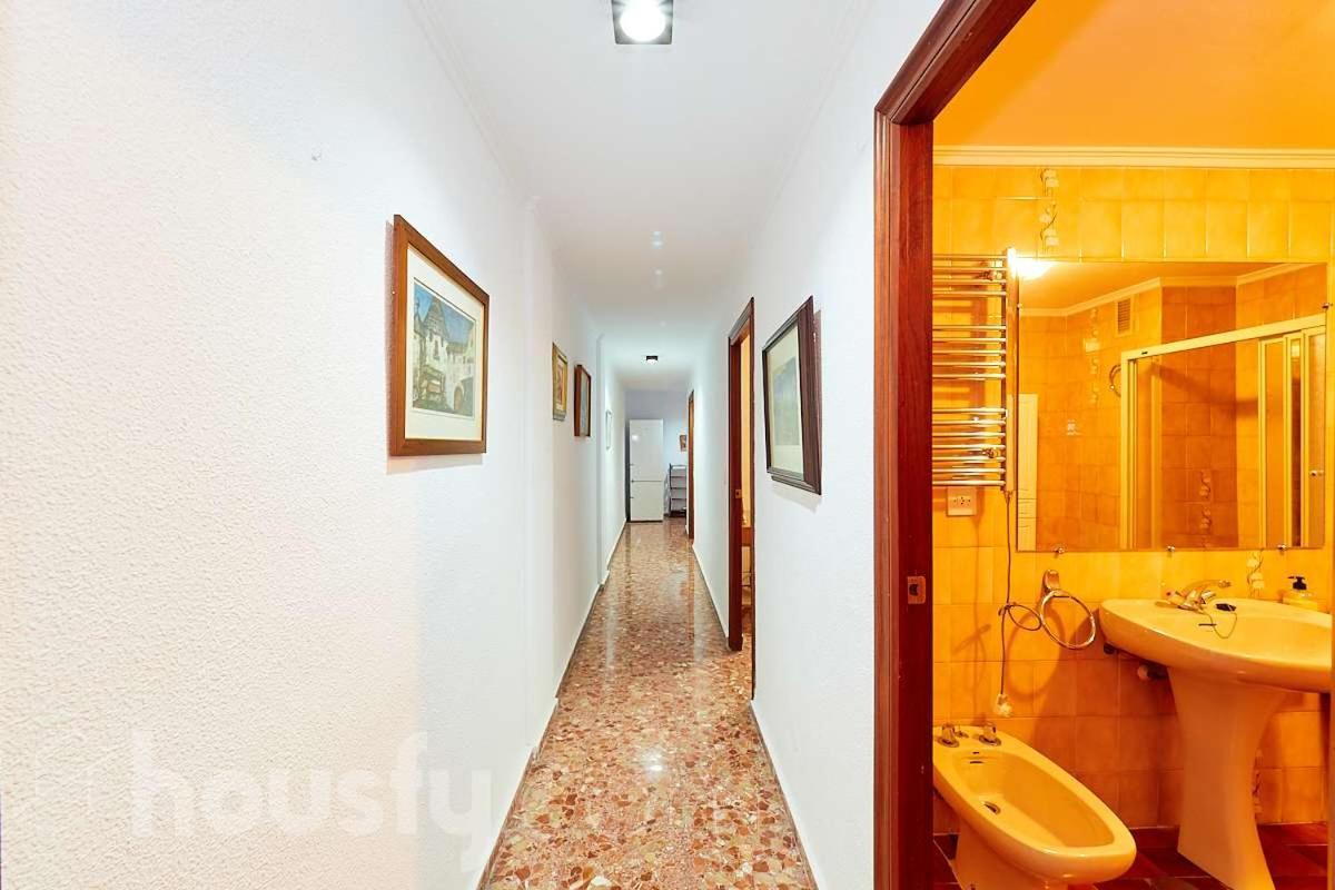 Classic Bedroom In The Center Of Alicante Bagian luar foto
