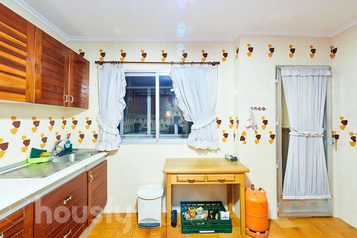 Classic Bedroom In The Center Of Alicante Bagian luar foto